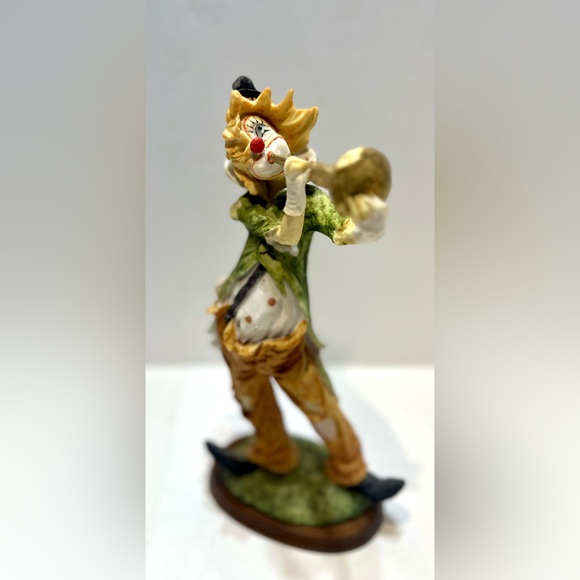 Duncan Royale Capodimonte Italy HOBO CLOWN PLAYING HORN 11" Collectible Figurine - Picture 2 of 10